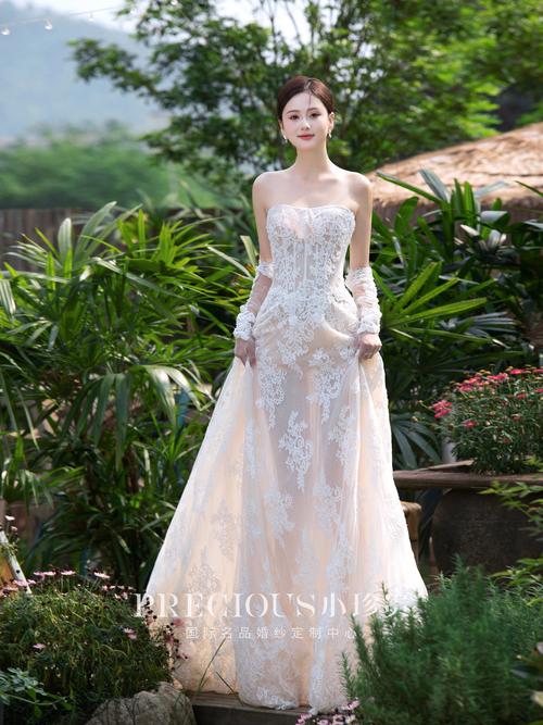 会呼吸的蕾丝少女 当婚纱礼服出租遇上希腊童话